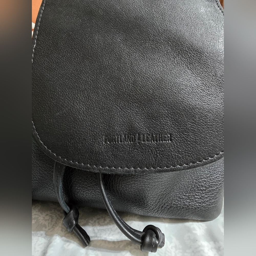 Portland Leather Bucket backpack